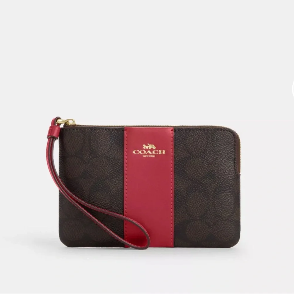Coach Wristlet with Red and Brown‎ Signature Design. NWT